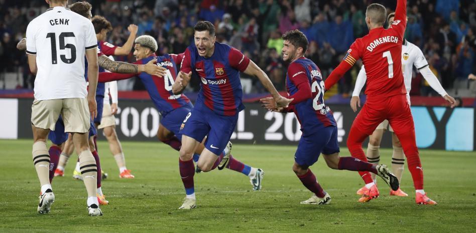 注册领彩金-莱万多夫斯基连续二十场比赛得分超过败北莱比锡今夜临场应变，比利亚雷亚尔今晚官宣签约直接炸裂的简单介绍